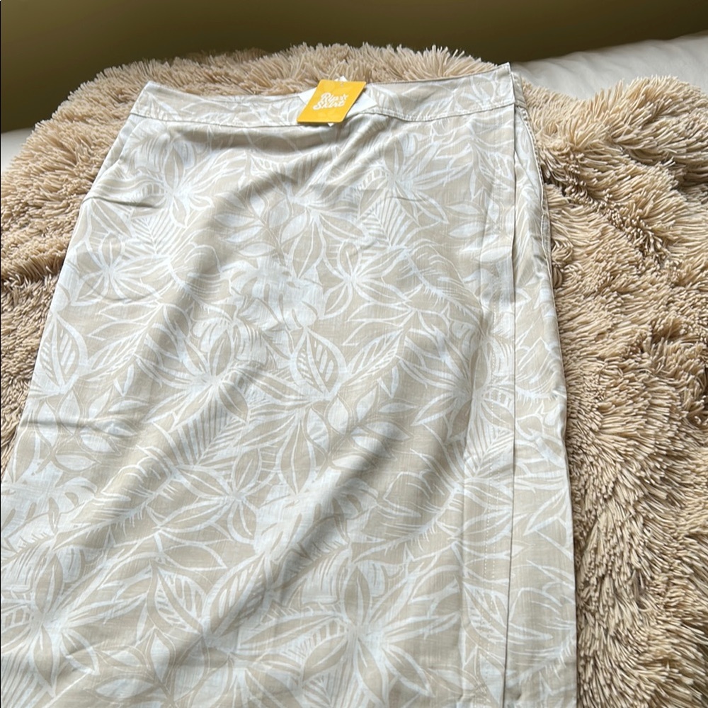 Ripskirt Hawaii Women's Maxi Skirt - Cream and White